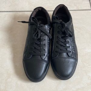 New Men’s laced casual shoes